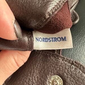 Nordstrom Dark Brown Leather women’s gloves. Gorgeous. New